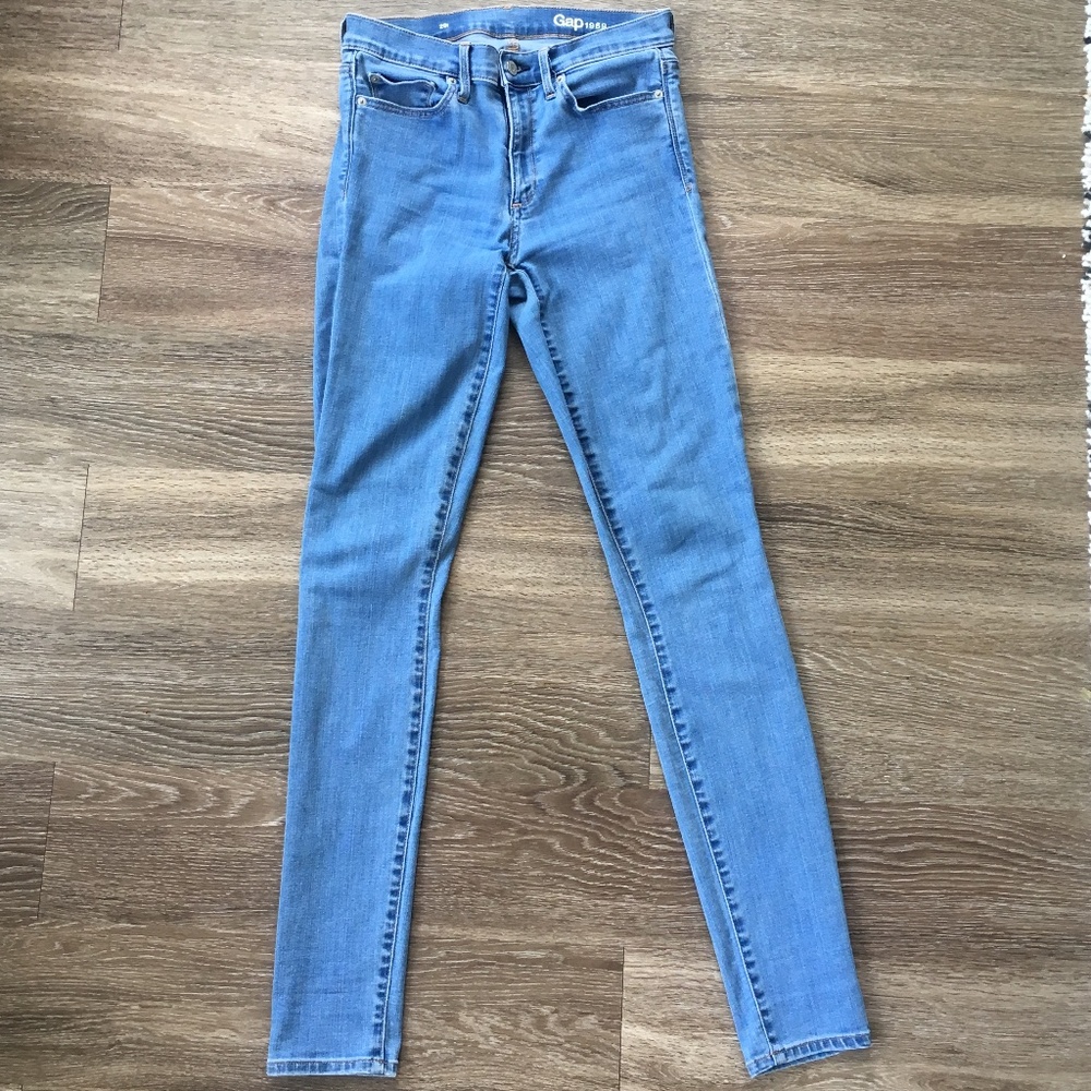 GAP Mid Rise Super Stretch Skinny Jeans Light Wash